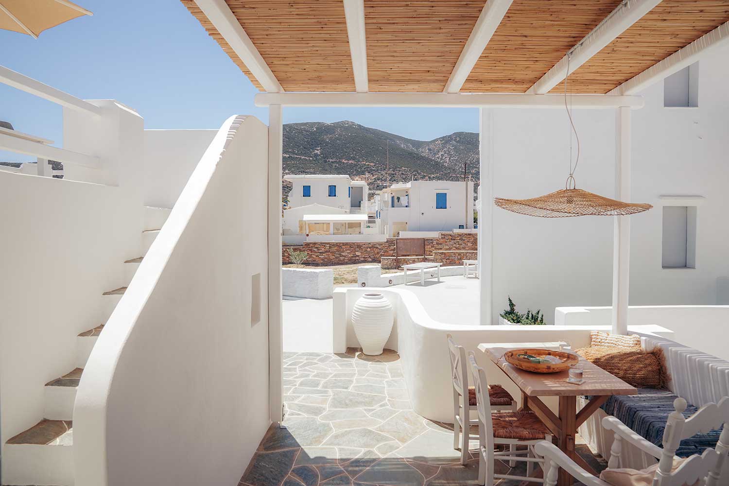 Μεγάλη βεράντα με θέα στη θάλασσα