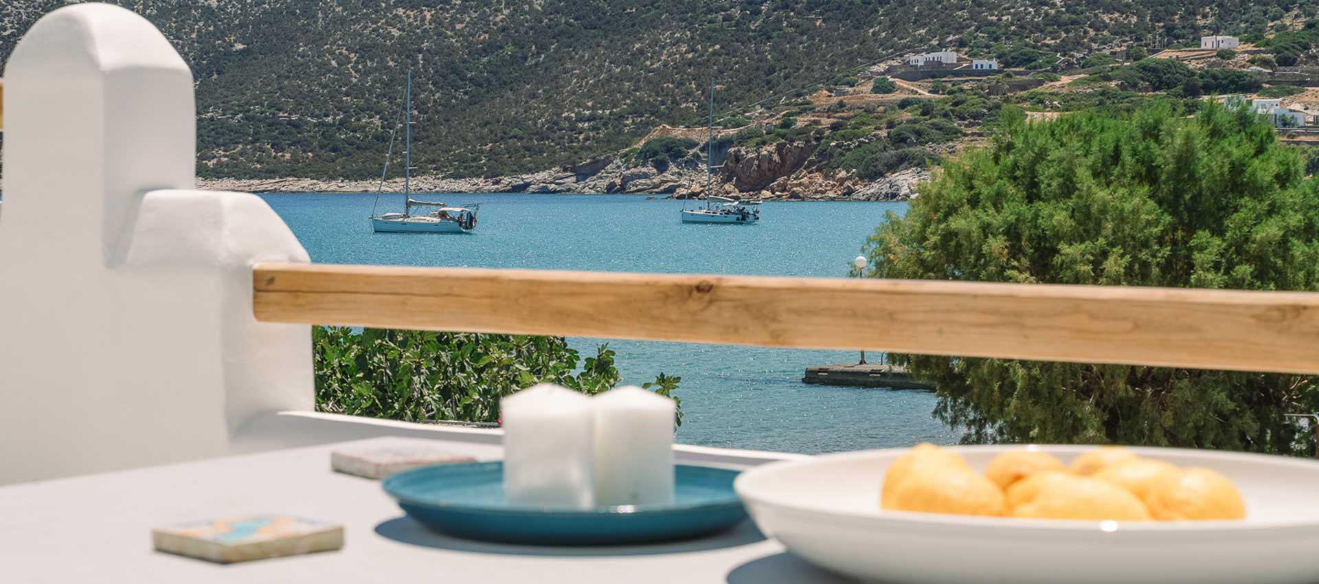 Turquoise maisons by the sea